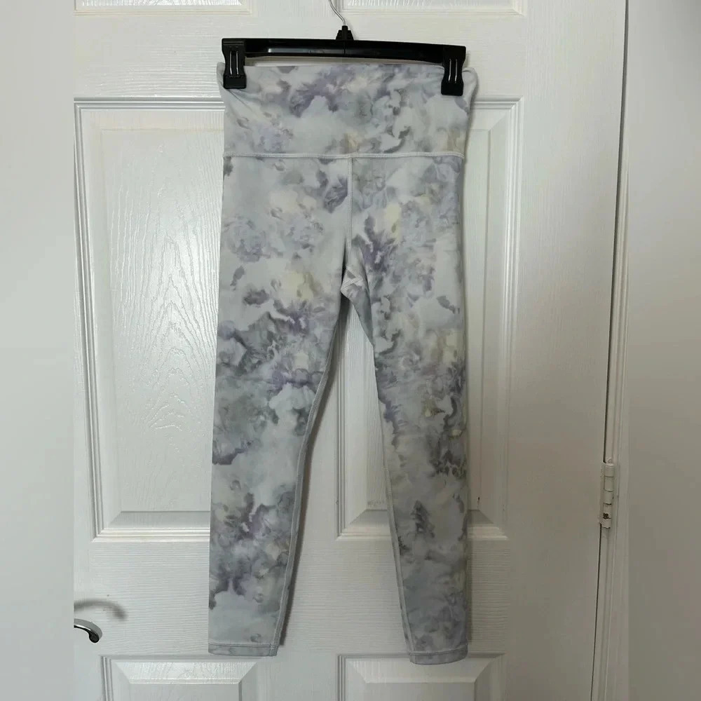 Athleta elation snow dye 7/8 length tight XS tie dye